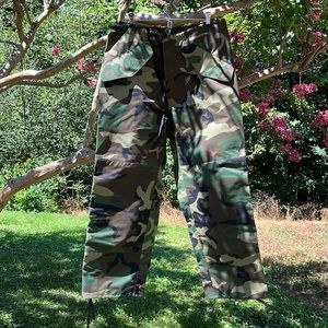 US Army-issue GoreTex cold weather pants